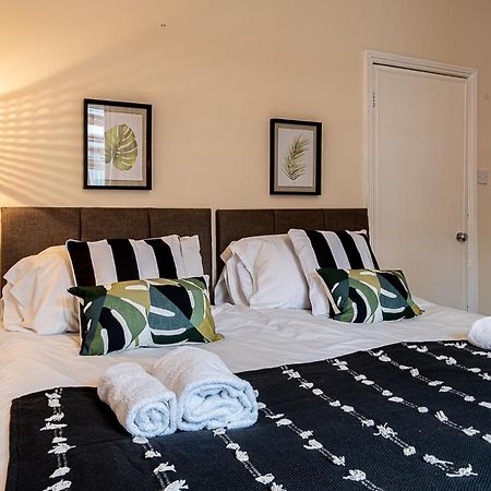 2 Bed, Up To 6 Guests Near Chester City Centre Exteriör bild