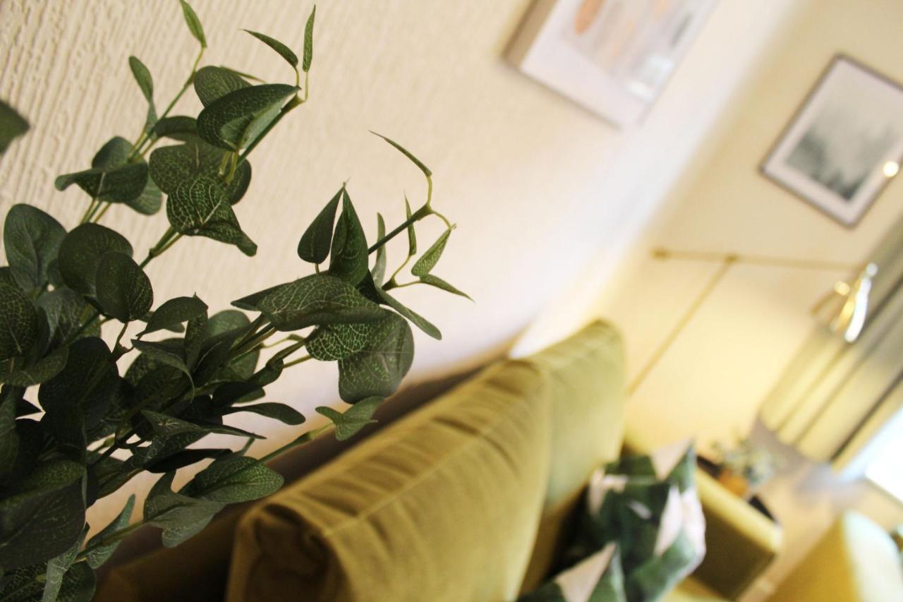 2 Bed, Up To 6 Guests Near Chester City Centre Exteriör bild