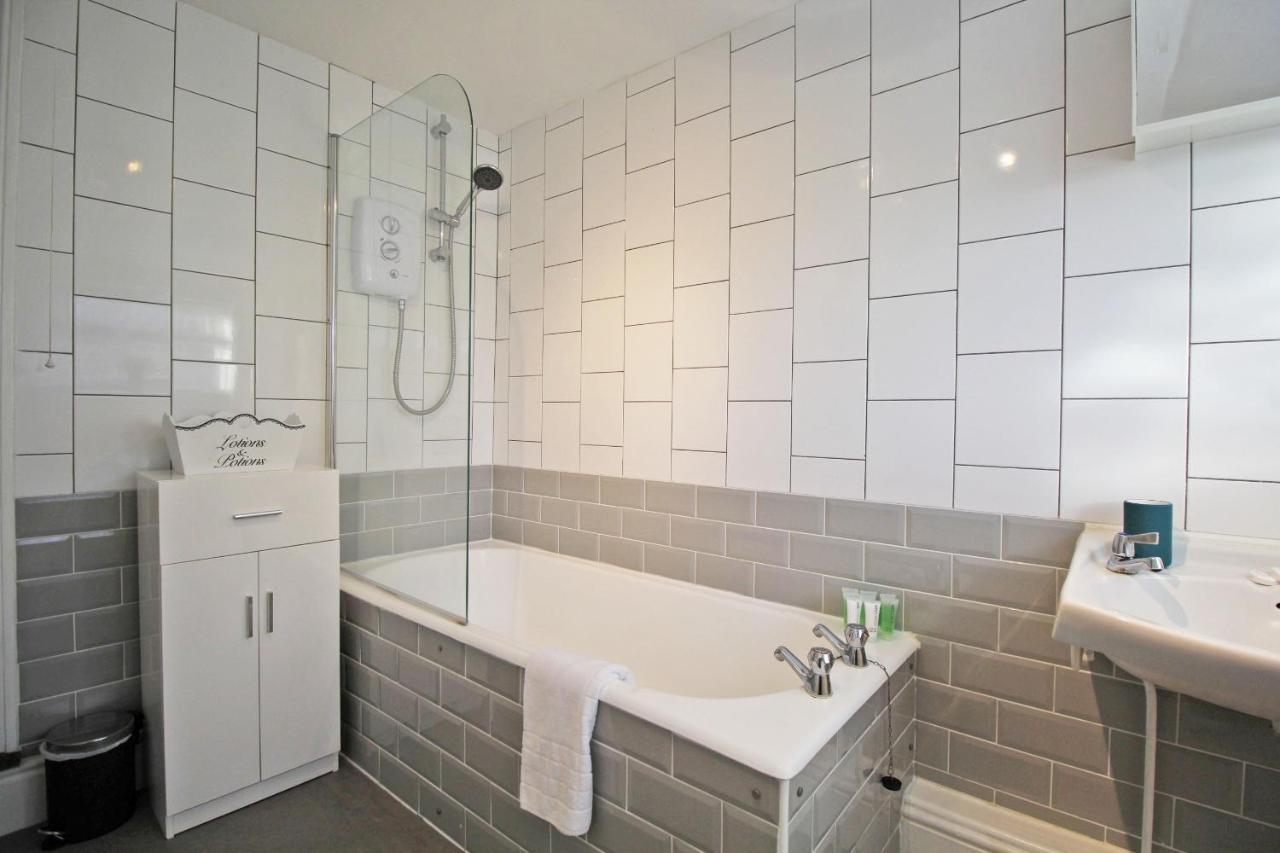 2 Bed, Up To 6 Guests Near Chester City Centre Exteriör bild