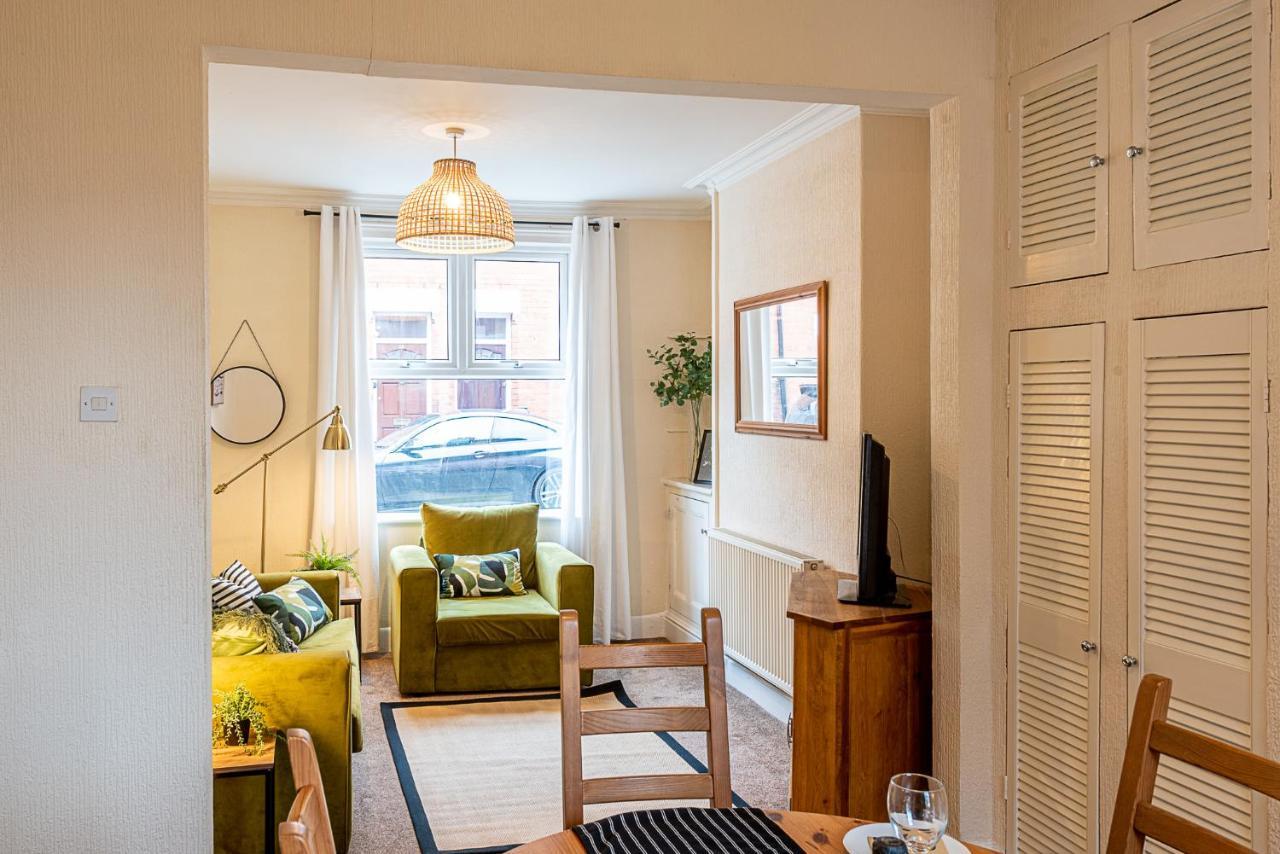 2 Bed, Up To 6 Guests Near Chester City Centre Exteriör bild