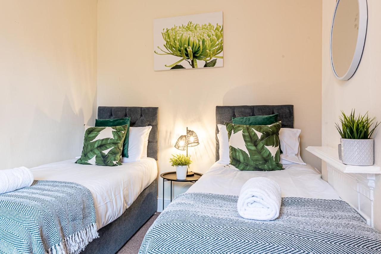 2 Bed, Up To 6 Guests Near Chester City Centre Exteriör bild